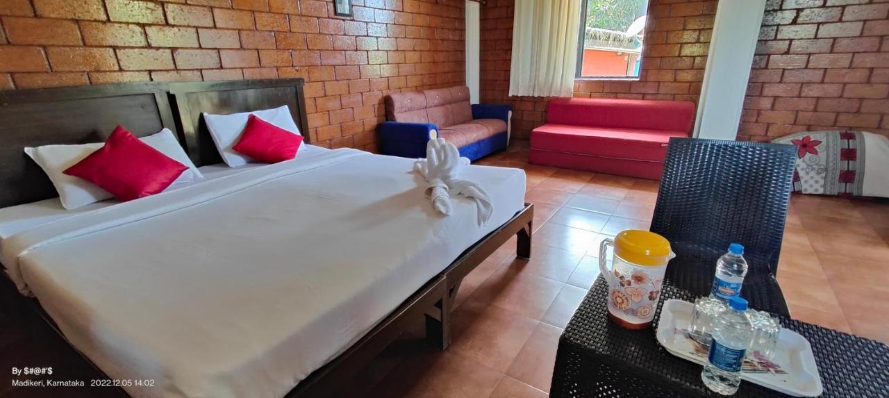 Pool Side Villa'S Of Coorg Madikeri Kültér fotó